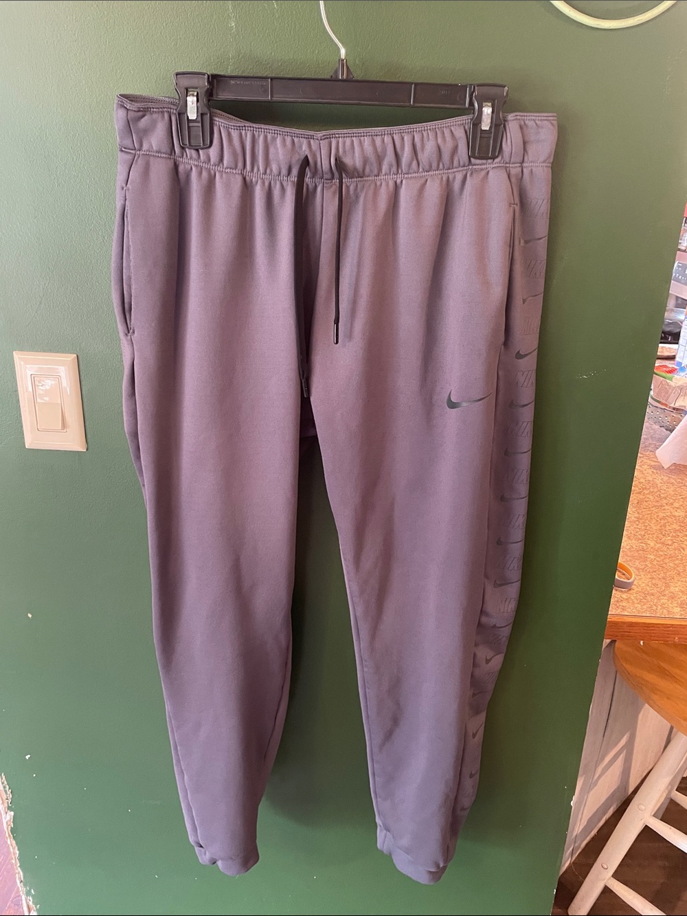 Nike Men’s Gray Jogger Sweatpants Tapered Size Large